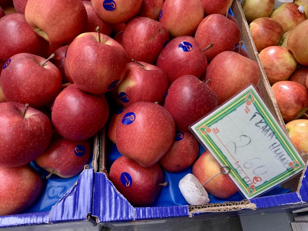 There are many varieties of apples available in Greece. 