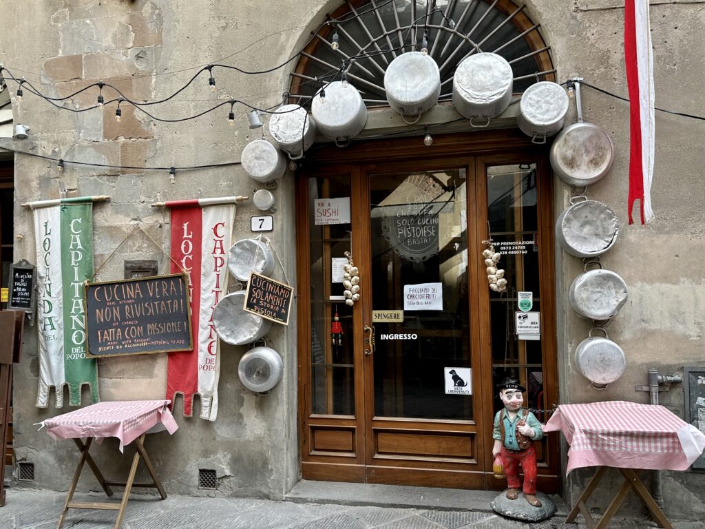Best restaurants in Pistoia must include this traditional Tuscan restaurant.