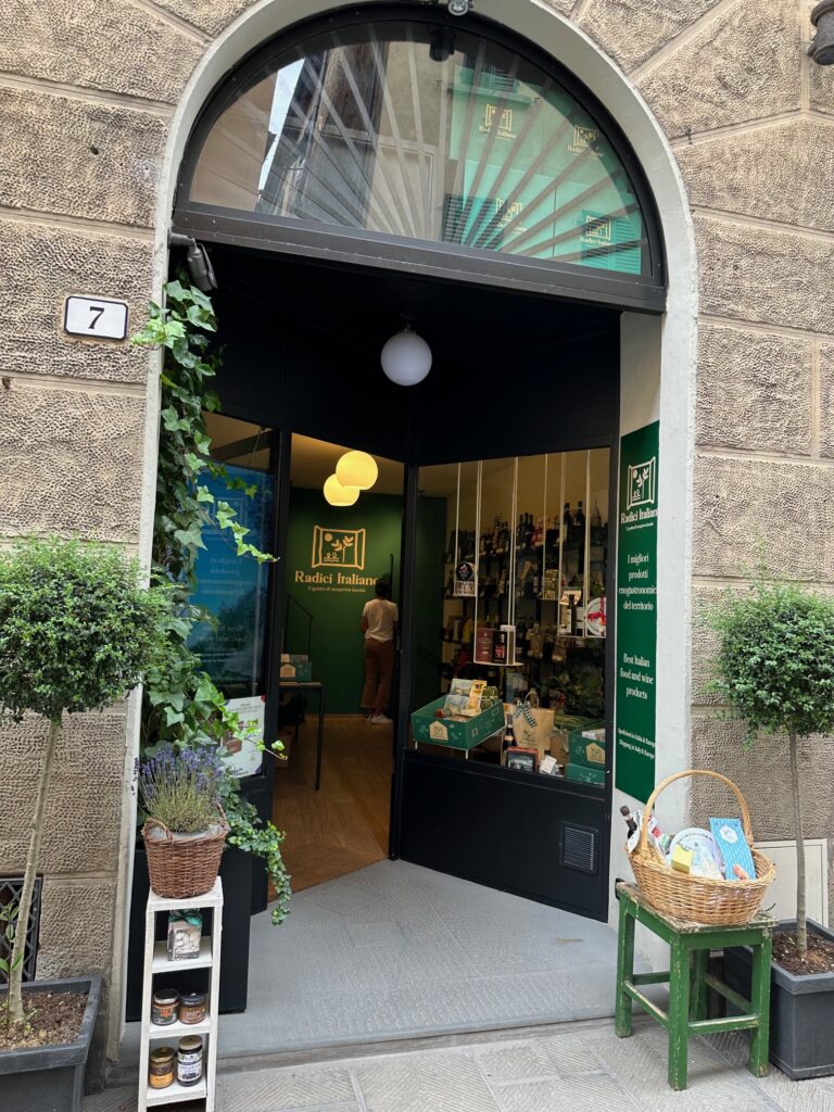 Radici Italiane is a great gift shop in Pistoia Italy to buy traditional local products of each region. 