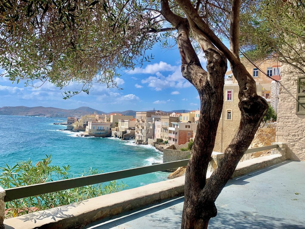 While the best restaurants in Syros are scattered throughout this Greek island, the majority of Syros cafes and restaurants are located in Ermoupolis; many with incredible views. 