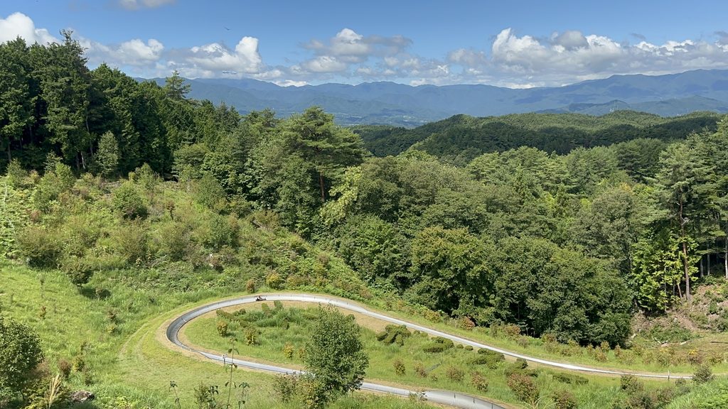 Bobsled Alpine like coaster near Magokoro Inn in Japan, a great place for families with kids.